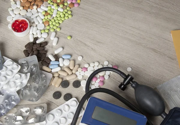 Scattered Pills Various Shapes Color Medical Tonometer Top View — Stock Photo, Image