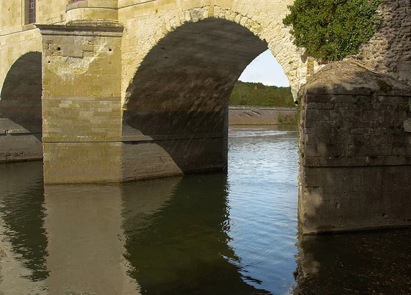 Elementos Antiguo Puente Adoquines Sobre Río —  Fotos de Stock