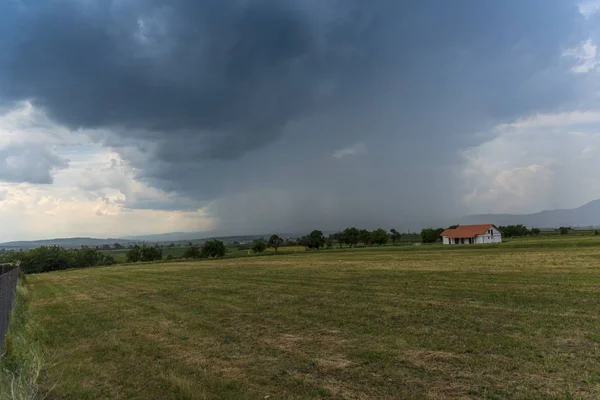 Venkovská Krajina Polem Mraky — Stock fotografie