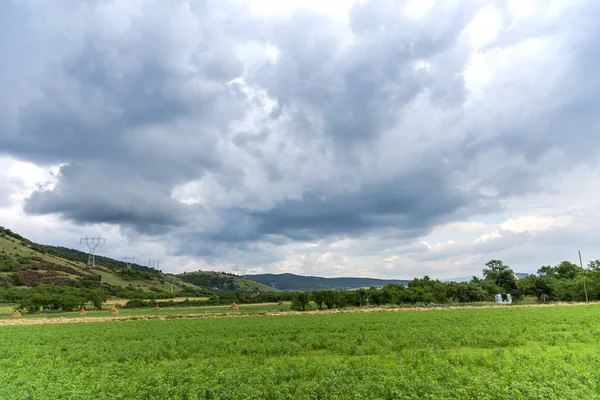 Campo Verde Nuvens Céu — Fotografia de Stock