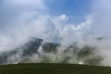 Dağdaki dağ manzarası, Nepal