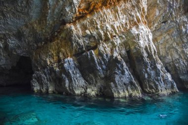 Yunanistan 'ın Zakynthos adasındaki deniz mağaraları