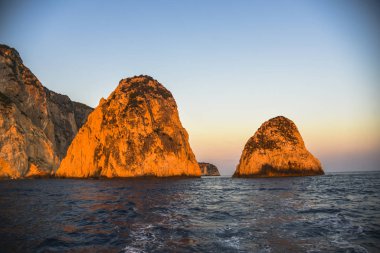 Sahilde gün batımı