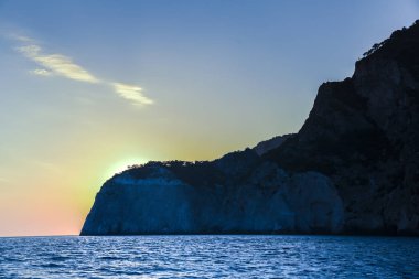 Denizde güzel bir gün batımı