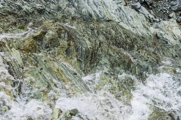 Bela Cachoeira Nas Montanhas — Fotografia de Stock