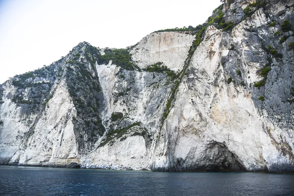 Bergslandskap Med Klippor Och Berg — Stockfoto