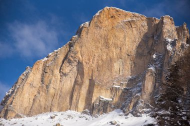 Dolomitlerdeki dağların manzarası, İtalya