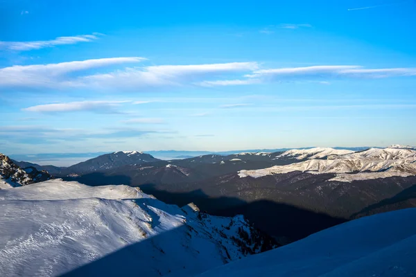 Alplerdeki Dağların Manzarası — Stok fotoğraf
