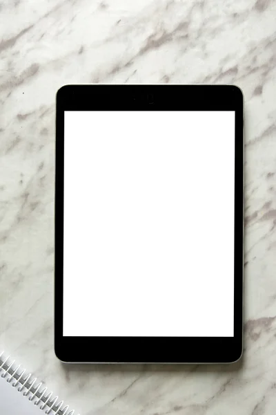Üres generic tablet pc tetején fehér márvány — Stock Fotó