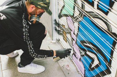 Grafiti çocuk maskesi, sprey boyama