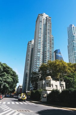 Buenos Aires, Arjantin - Mayo 09, 2017: Gökdelenler, modern hig
