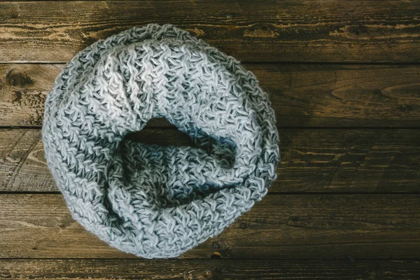 Écharpe tricotée chaude ronde — Photo