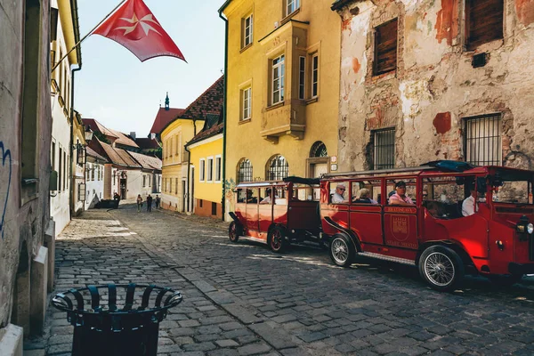 Bratislava Solvakia September 2016 Red Tourist Bus Street Stadturndfahrt Old — Stock Photo, Image