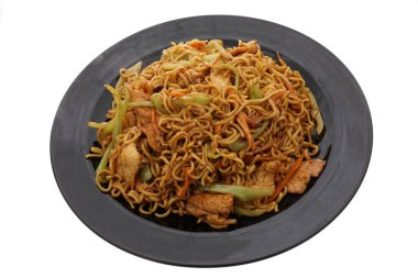 Çin yemeği. Domuz eti ve sebze ile erişte