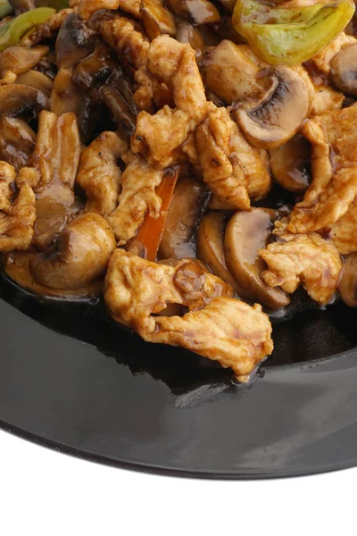 Čínské jídlo. Kuře s houbami a zeleninou — Stock fotografie
