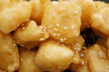 Çin yemeği. Karamelize elma