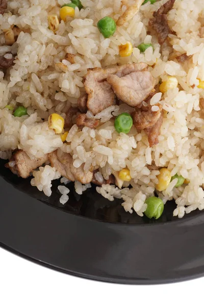 Ris med kyckling fläsk- och kalvkött med grönsaker — Stockfoto