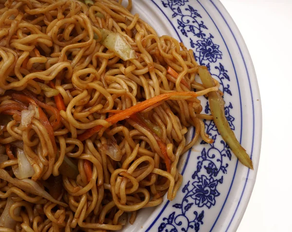 Comida chinesa. Macarrão com legumes — Fotografia de Stock
