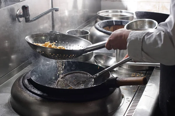 Çin gıda hazırlama çalışma şefi yakın çekim