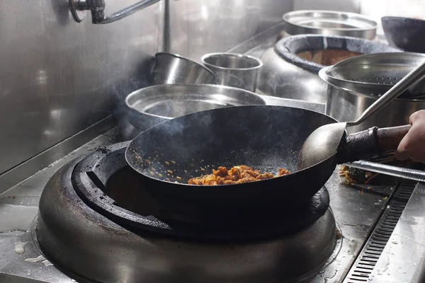 Çin gıda hazırlama çalışma şefi yakın çekim