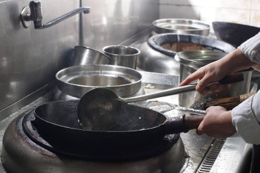 Çin gıda hazırlama çalışma şefi yakın çekim