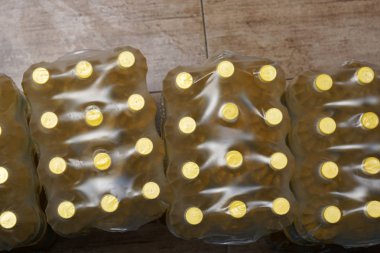 Plastik kap içinde pişirme yağı