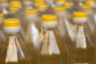 Plastik kap içinde pişirme yağı