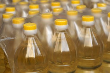 Plastik kap içinde pişirme yağı