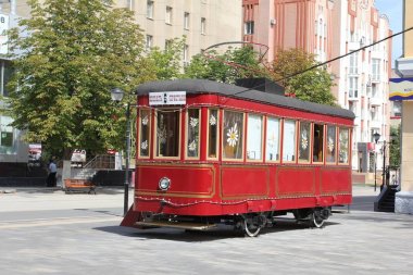 Saratov merkezindeki eski tramvay No. 6