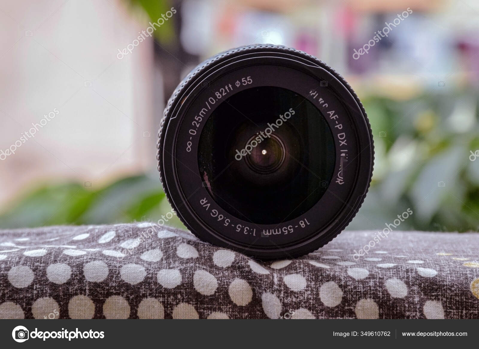 Vista Frontal Las Lentes Cámara Modernas Milímetros - Foto editorial de ...