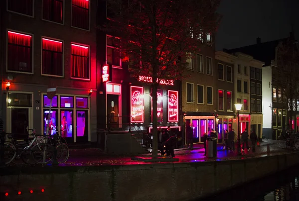 Beroemde straat van rode lantaarns voor toeristen — Stockfoto