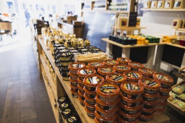 Lezzetli Hollanda peynir ile vitrin