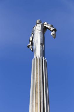 Gagarin uzaya düşmeye ilk adam anıt