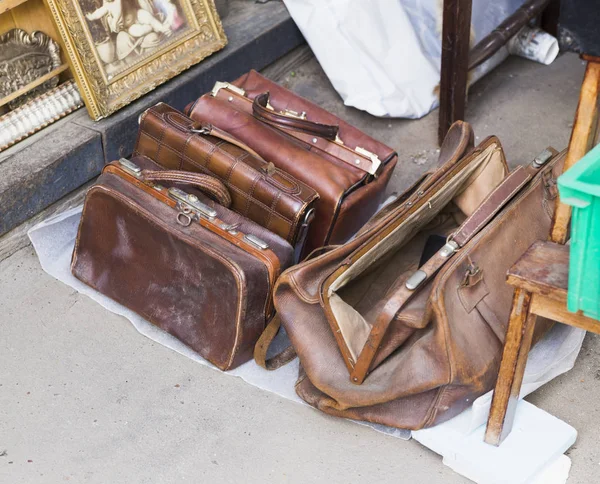 Oldtimer-Hintergrund einer Uhr auf einem Flohmarkt — Stockfoto