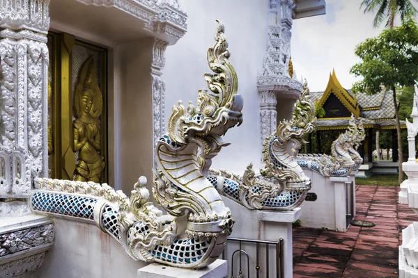 Vacker utsikt över thailand gamla templet wat — Stockfoto