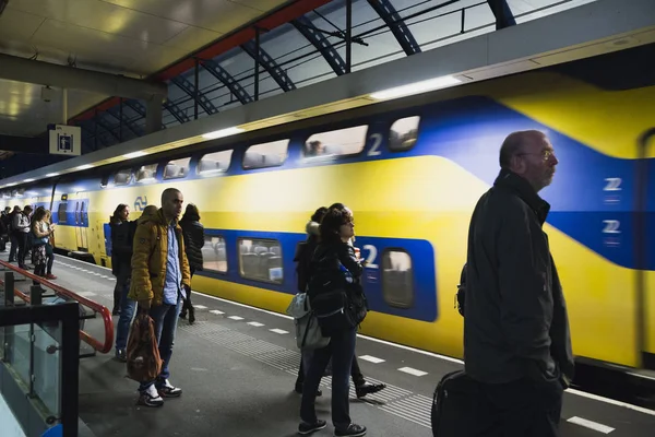 Yellow double-decker train blue — Stock Photo, Image