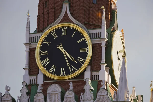 Tijd op het belangrijkste horloge Rusland land — Stockfoto