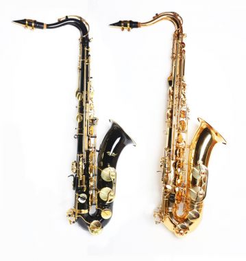 Tenor Saxaphones ayakta