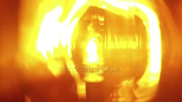 Yumuşak odaklı flasher ışığın aşırı yakın çekim — Stok video