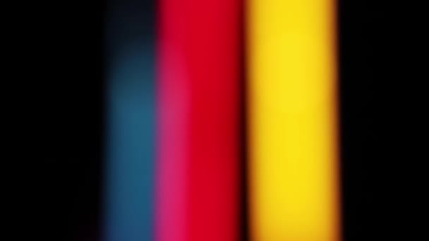 Абстрактный Цвет Подсветки Фона Размытые Яркие Вертикальные Флуоресцентные Лампы Раскачивающиеся — стоковое видео