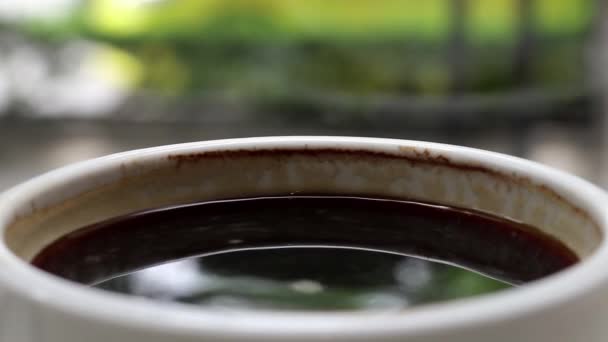 Une Vue Paisible Sur Rue Avec Une Tasse Café Noir — Video