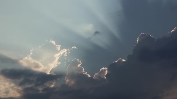 Сосредоточить Внимание Красивом Раннем Закате Неба Медленно Движущиеся Облака Солнечный — стоковое видео