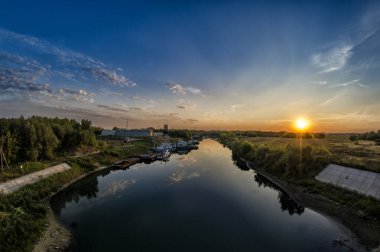 Dışarısı, insan yok, dışarısı, yansıma, manzara, güneş ışığı, gün batımı, mavi, bulut, doğa, hiç kimse, gökyüzü, gün batımı, su, arka plan, manzara, nehir, yaz, yaz, alacakaranlık, ufuk, kıyı gemisi 