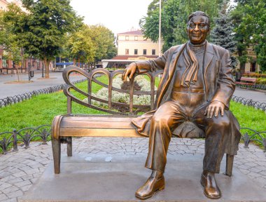 Odessa, Ukrayna - 20 Temmuz 2016: Anıtlar Odessa bahçede ünlü sanatçı için. Bronz anıt Leonid Utesov Odessa, Ukrayna