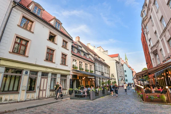 Riga Lettland Augusti 2017 Vacker Utsikt Mot Gamla Färgglada Byggnader — Stockfoto