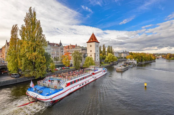 Praga República Checa Octubre 2017 Vista Sobre Río Moldava Barco —  Fotos de Stock