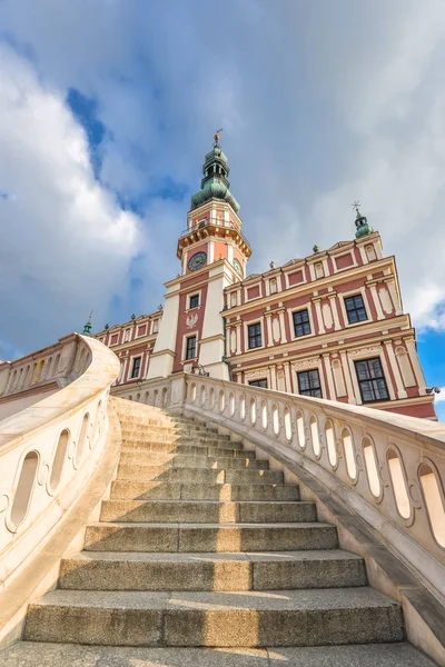 Zamosc Polônia Agosto 2017 Bela Antiga Câmara Municipal Zamosc Céu — Fotografia de Stock