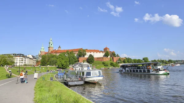 Cracovia Polonia Mayo 2019 Vista Verano Sobre Castillo Wawel Río —  Fotos de Stock