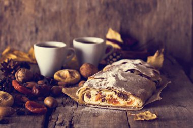 Strudel Kuruyemiş ile