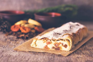 Strudel Kuruyemiş ile